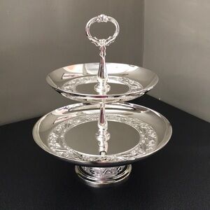 Elegant Towle Vintage Silver Plated Christmas Holly Design 2 Tiered Serving Tray
